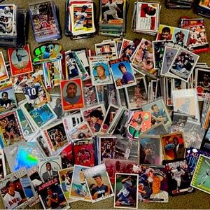 CHEAP BULK LOT OF 50 RANDOM TRADING CARDS-BASKETBALL, BASEBALL, F…